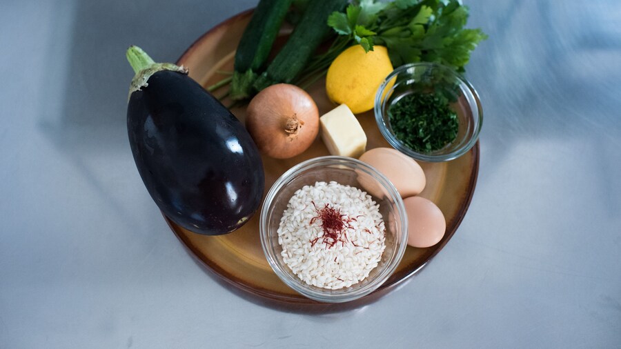 Market, Cook & Dine at a Cesarina's home in Bergamo
