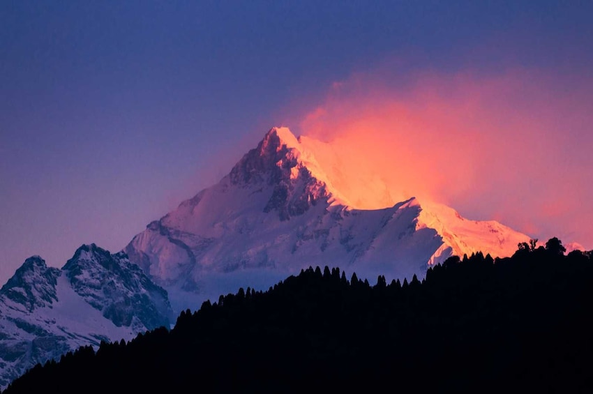 7-Day  Adventure Through  Himalayas of India
