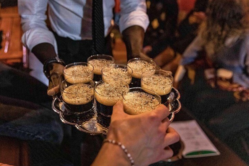 Delicious senegalese coffee is served during the experience 