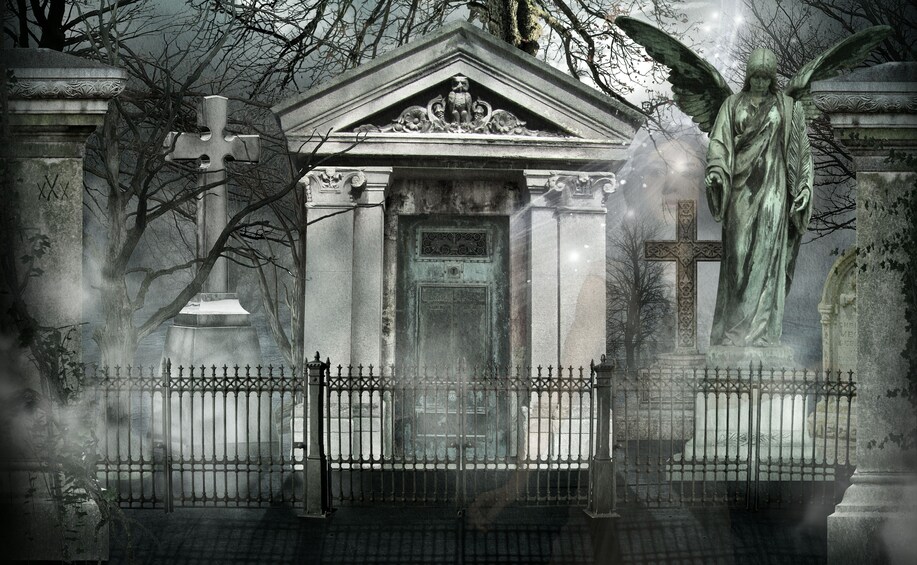Haunted Cemetery Bus Tour of New Orleans