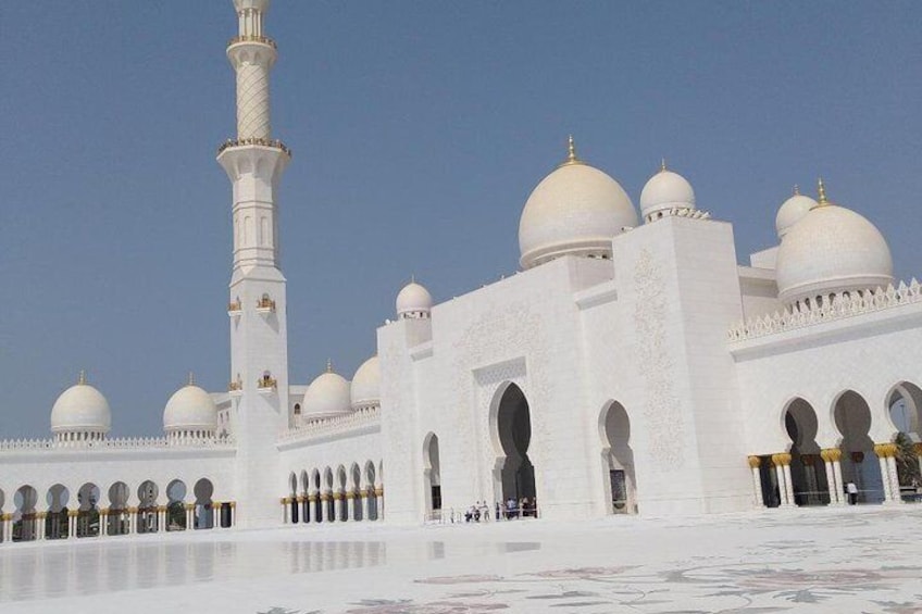 Private Tour From Ras Al Khaima Hotels : Abu Dhabi 10 Hours With Expert Driver