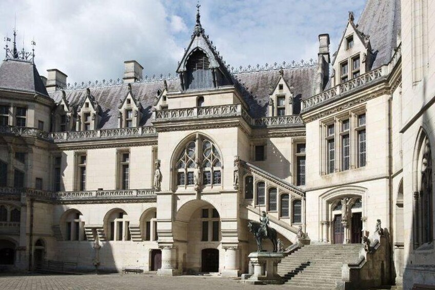 Pierrefonds_cour d'honneur invités @Colombe Clier_CMN
