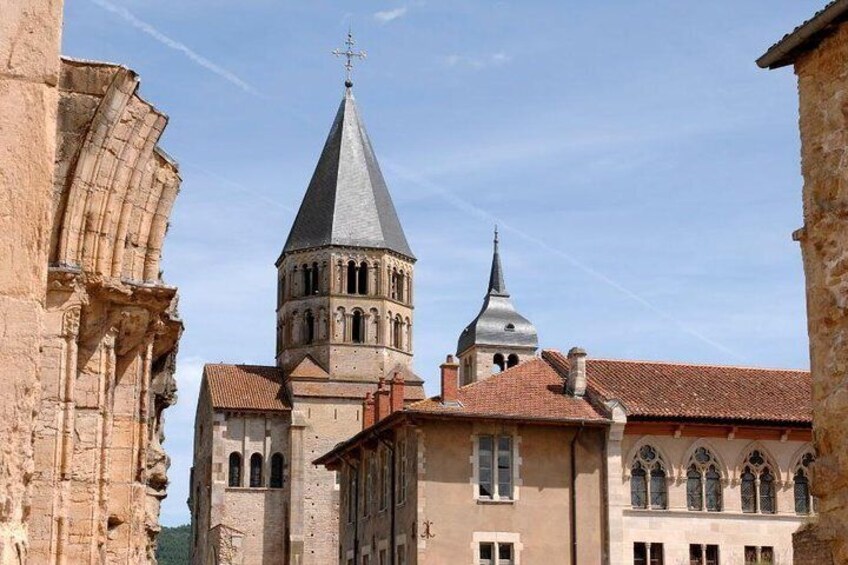 Abbaye de Cluny, vue prise du site de l'avant-nef © Philippe Berthé Centre des monuments nationaux