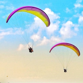 巴厘岛廷比斯滑翔伞