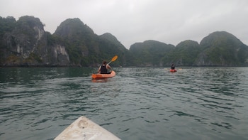 HaLong Bay, Surprising Cave & Titop Island 1 Day From Ha Noi