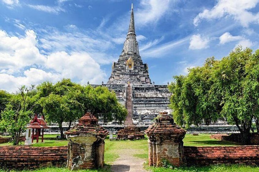 Wat Phu Khao Thong