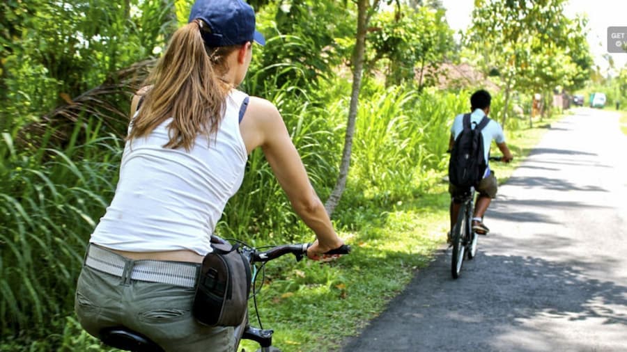 Private Lombok Cycling Tour: Temple, Rice Field & Village
