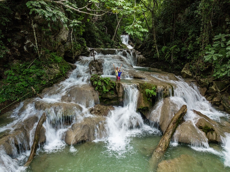 Emerald Falls Canadian Tour & Nature Experience