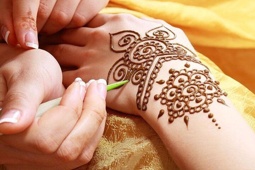 Henna Tattoo Abu Dhabi 