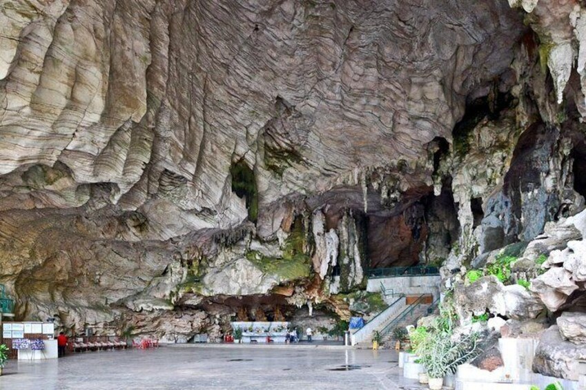 Kek Lok Tong Cave Temple and Zen Gardens