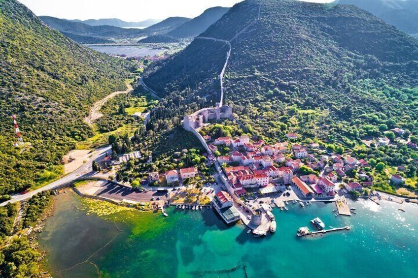 Transfer from Dubrovnik to Split with 2 hours stop in Ston