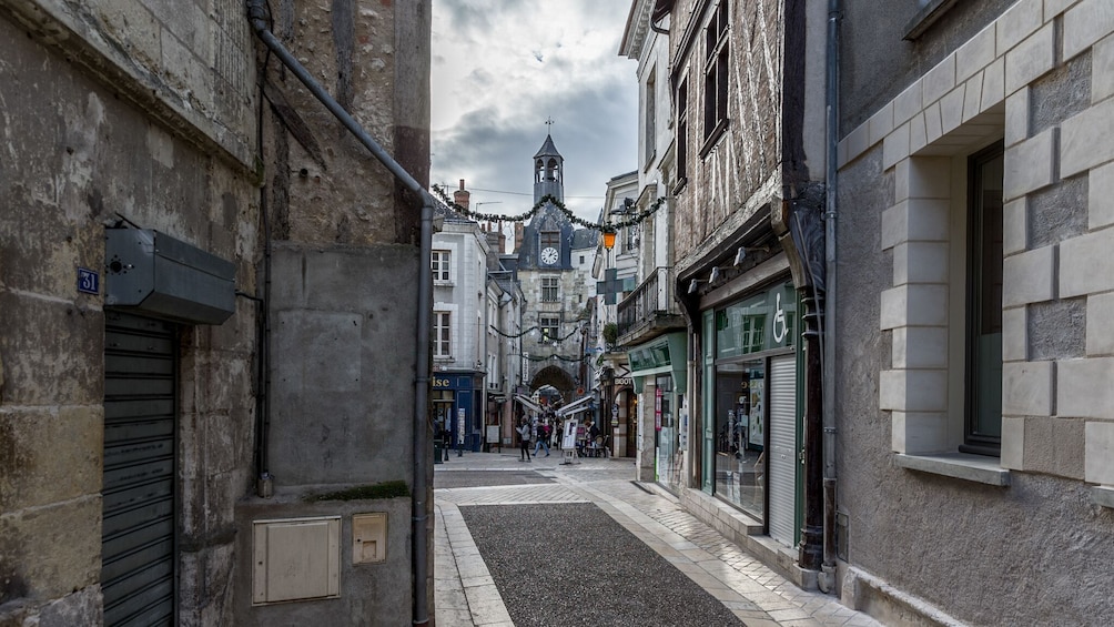 Walking Photography Tour of Amboise conducted in English