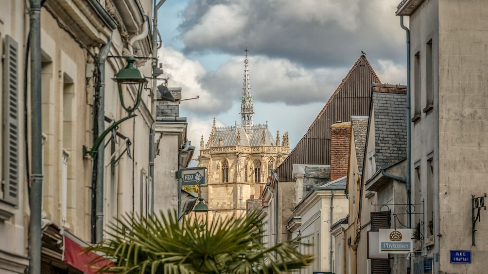 Walking Photography Tour of Amboise conducted in English