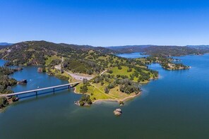 Napa Valley Wine Country Flight Tour