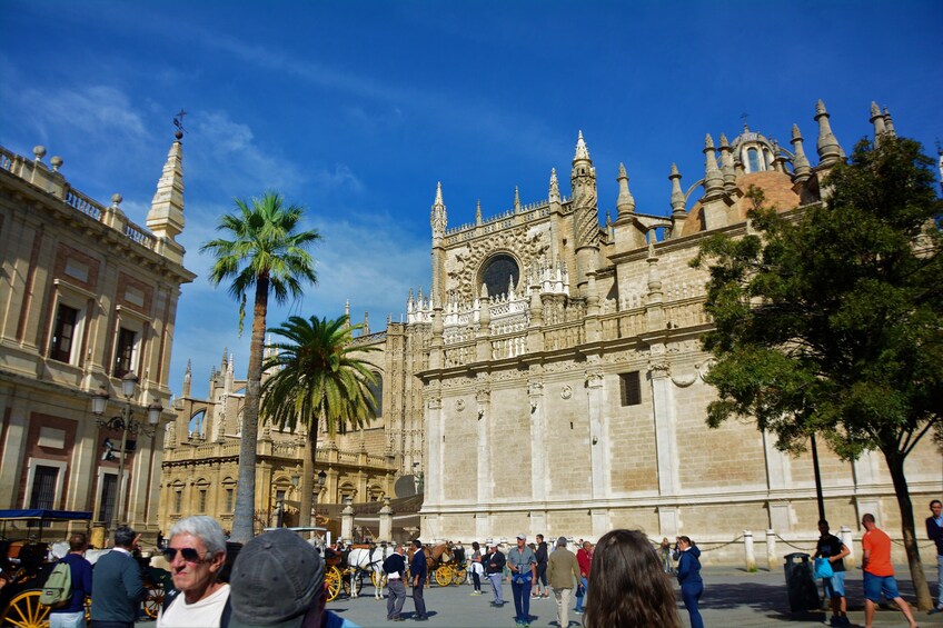 Seville Cathedral Guided Tour(Skip-The-Line Ticket Included)