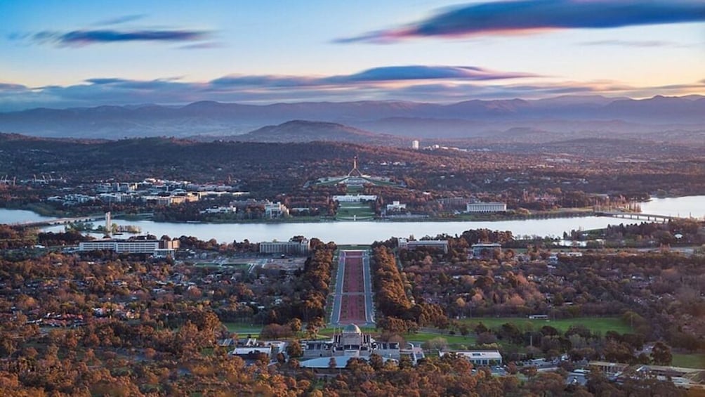 Canberra Day Tour From Sydney with Guide & Private Transfer