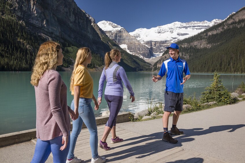 Discover Lake Louise (Fall Sightseeing)