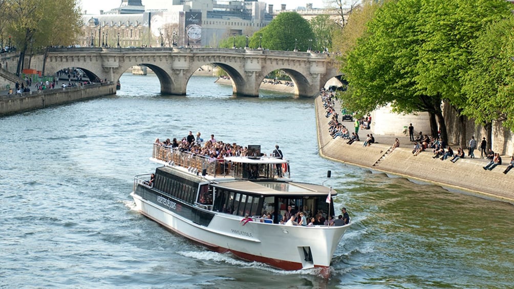 Seine Sightseeing River Cruise