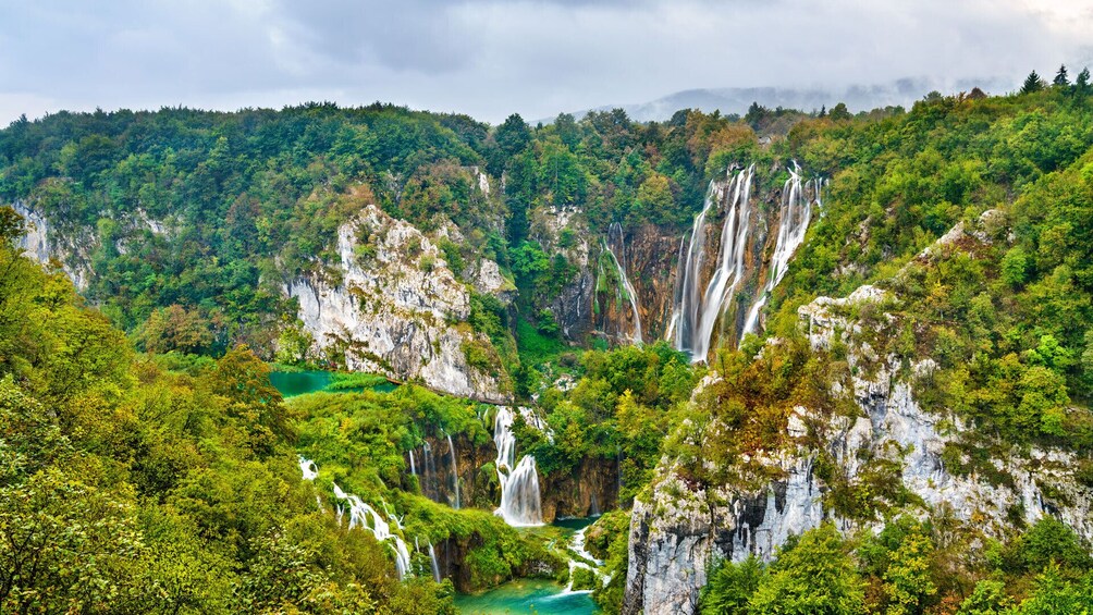 Zagreb-Split Small Group transfer with entrance to Plitvice