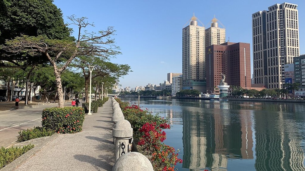 Kaohsiung City Love River Tour  [Indonesian Speaking Guide]