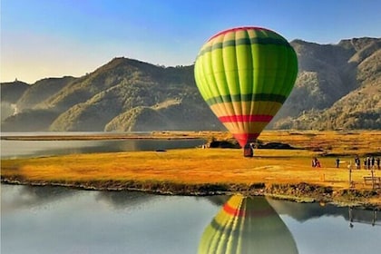 Pokhara: Hot Air Balloon Ride with Hotel Pick up and Drop
