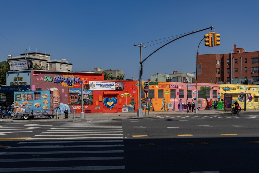 Manhattan, Queens, Bronx & Brooklyn- City of Contrasts