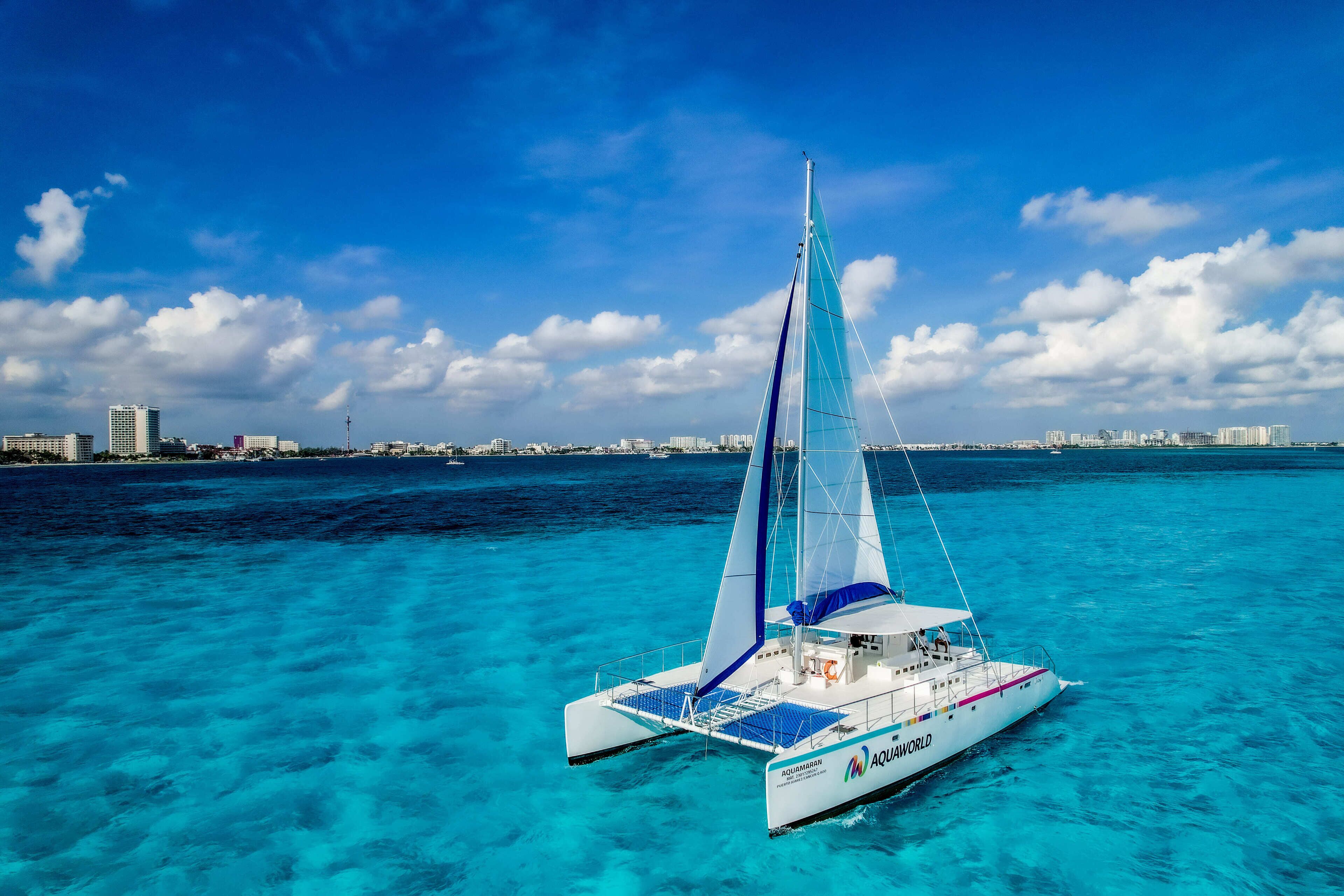 isla mujeres catamaran tour with lunch & open bar