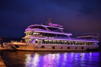Bosphorus Dinner Cruise & Night Show from Istanbul