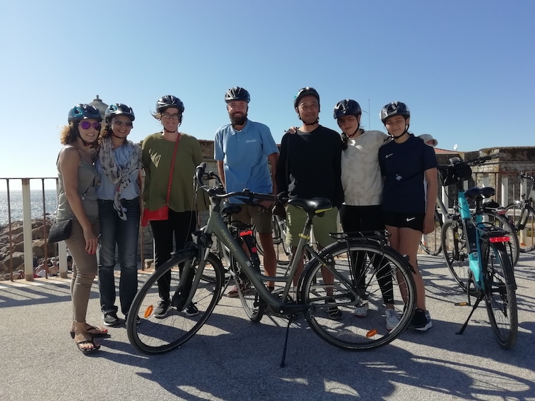 Porto: 3-Hour Highlights Tour by E-Bike with a local Guide