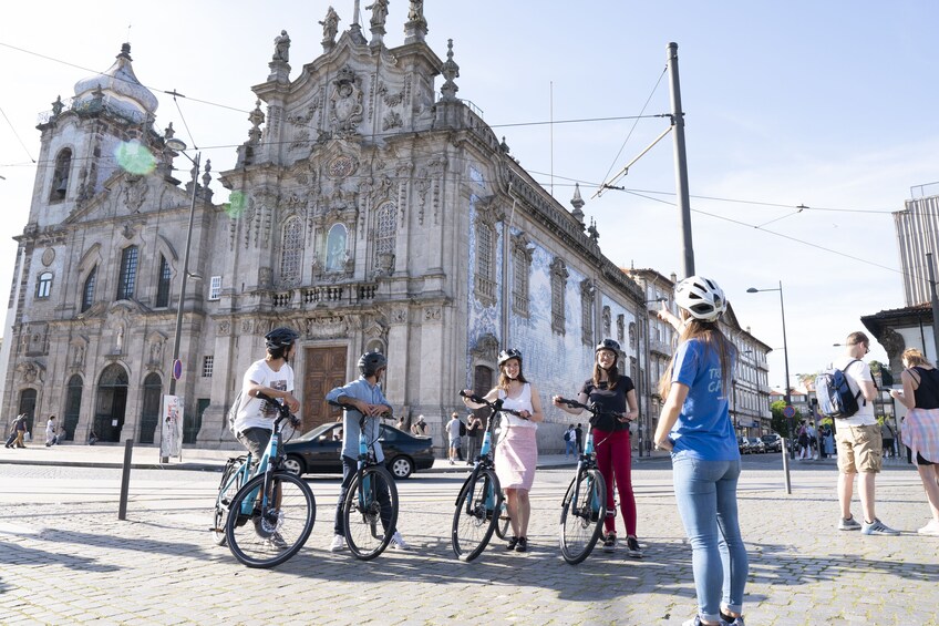 Porto: 3-Hour Highlights Tour by E-Bike with a local Guide