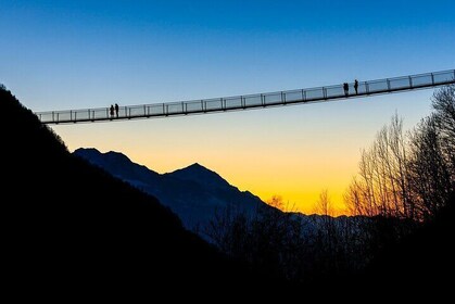 From Lake Como: Sky Bridge Experience with food and wine tasting