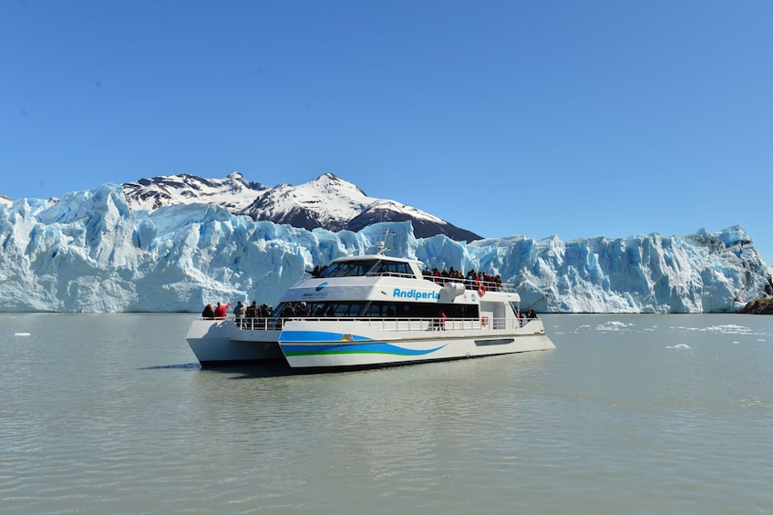 Perito Moreno Glacier Day Trip & Boat Ride from El Calafate