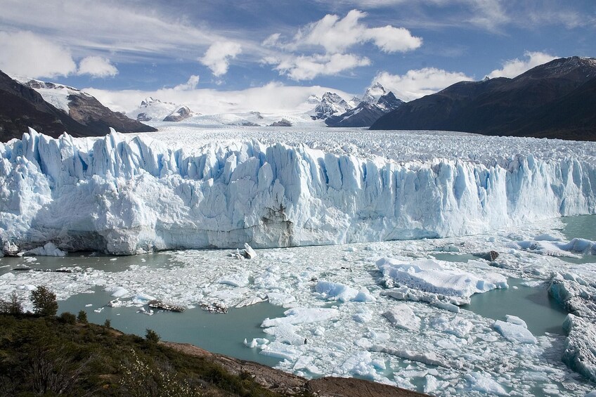 Perito Moreno Glacier Day Trip & Boat Ride from El Calafate