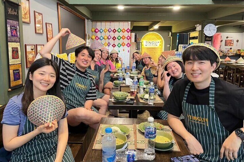 Afternoon class at Tingly Thai cooking school