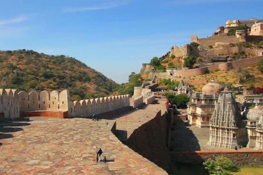 Same Day Excursion To Kumbhalgarh Fort & Ranakpur Jain Temple From Udaipur