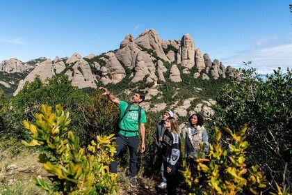 Montserrat Monastery Small Group Tour and Hiking Experience