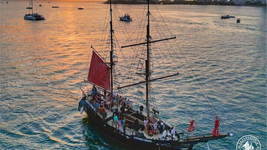 Pirate Ship Boat Tour & Sunset Skyline Tour