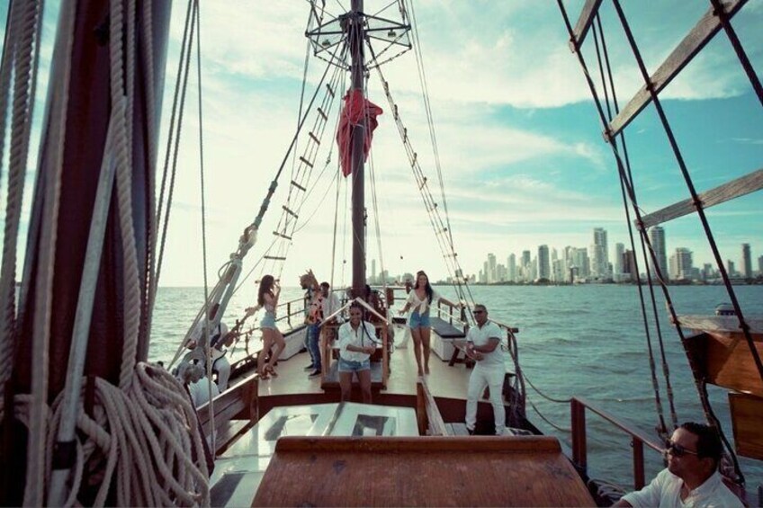 Pirate Ship Boat Tour & Sunset Skyline Tour