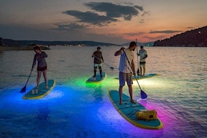 Night Glow SUP or Kayak Tour in Orlando
