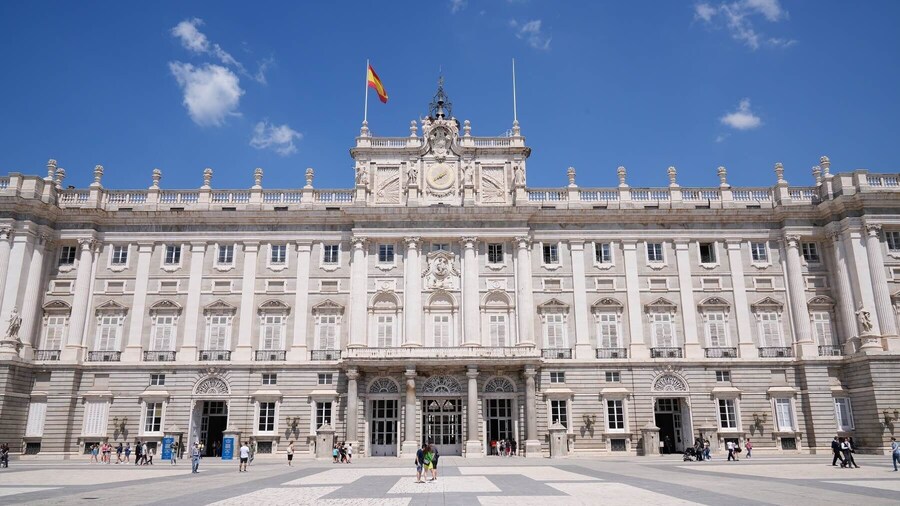 Guided Royal Palace and Prado Museum