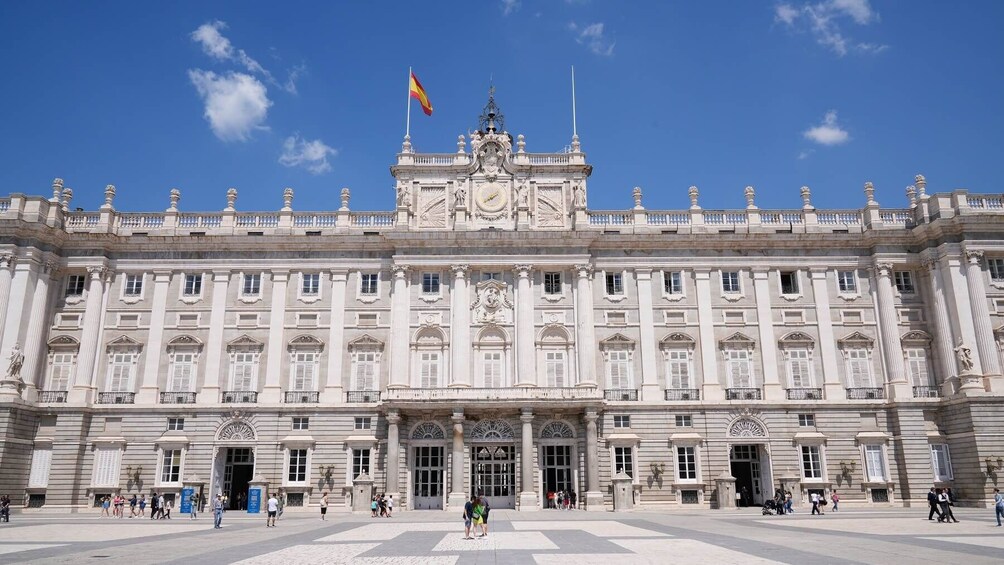 Guided Royal Palace and Prado Museum 