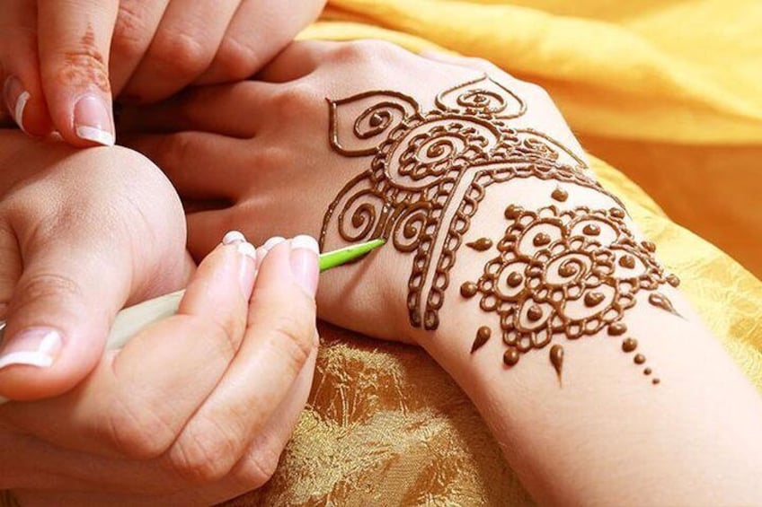 Henna Tattoo Abu Dhabi 