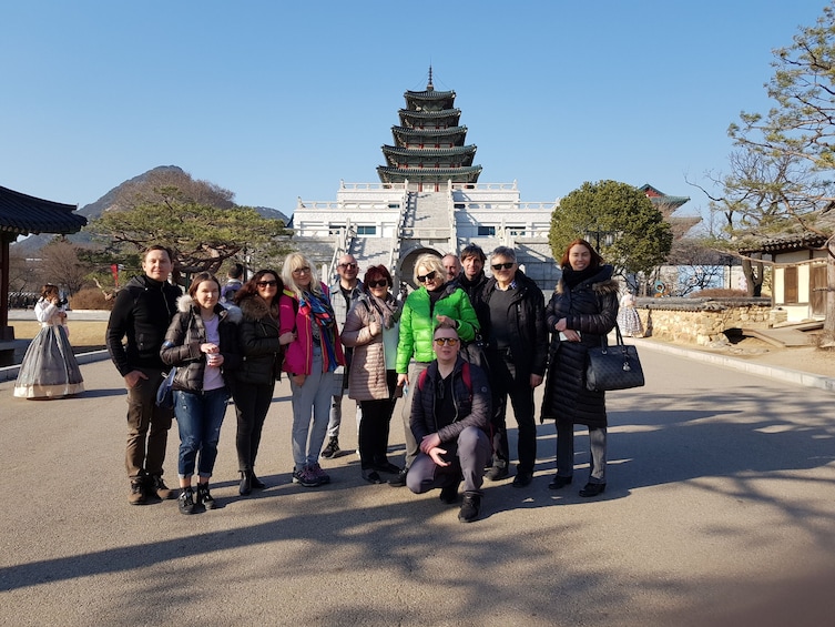 Full Day-Essential Seoul & Gourmet Tour(Lunch and Dinner)