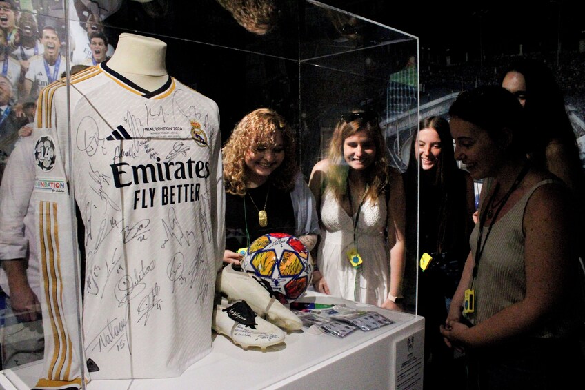 Guided Tour in Santiago Bernabéu Stadium