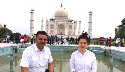 Day trip to Taj Mahal from Delhi with private car and guide