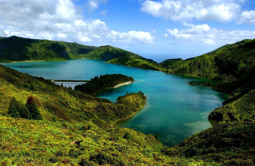 Walking Tour Lagoa do Fogo (Full Day)