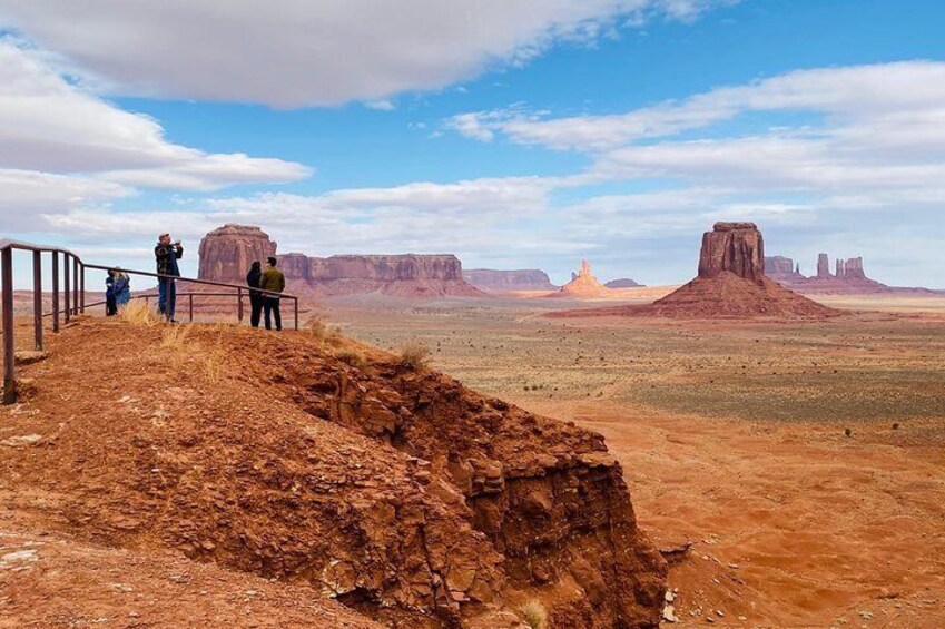 Monument Valley Backcountry Tour