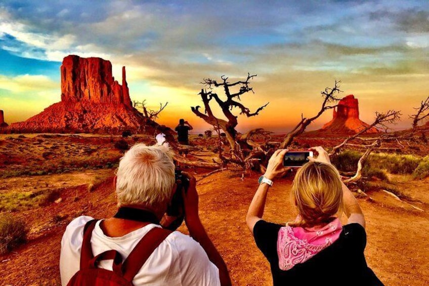 Biannual Monument Valley Mitten Shadow Event