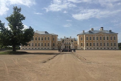 Riga to Vilnius via Bauska Castle, Rundale Palace & the Hill of Crosses