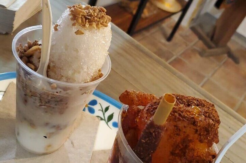 Scraped natural fruit syrups (typical dessert)